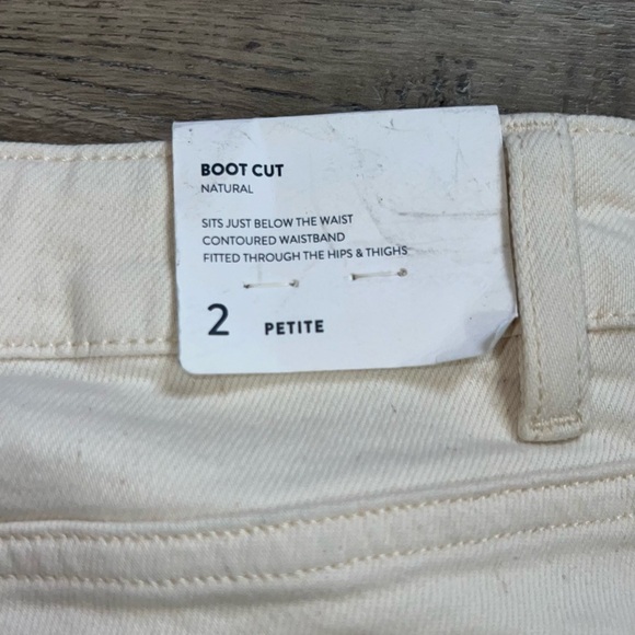 NWT J.Jill Modern Slim Bootcut Jean Denim Vintage Cream Size 2 Petite - Picture 9 of 16